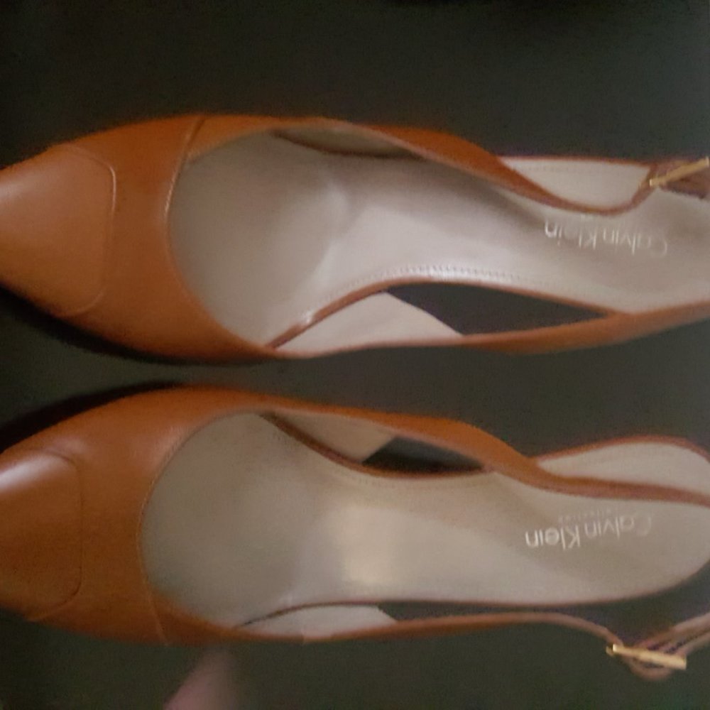 shoes - Picture 2 of 5